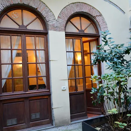 아파트 Unyca - Carriage House