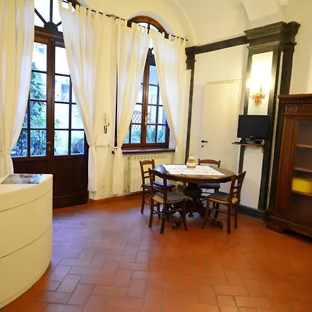 Unyca - Carriage House Florencja